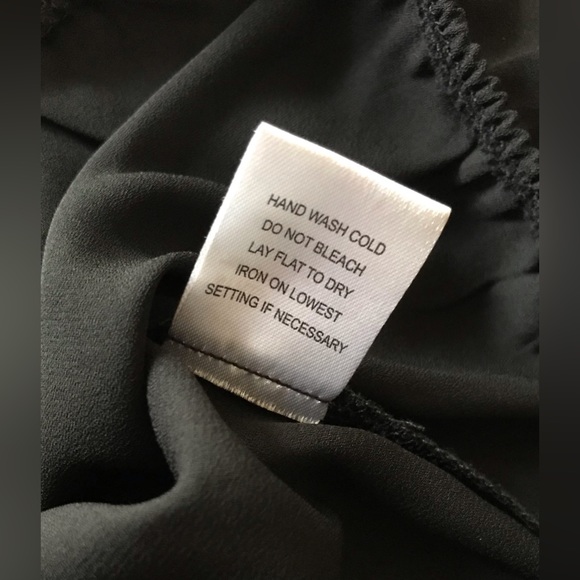 NWOT Trende Black Open Sleeve with Gold Chest Detail Classy Blouse - S - Picture 8 of 8